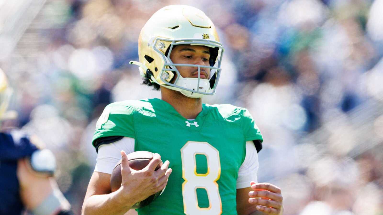 https://www.yardbarker.com/media/9/7/971e2cdf016ecfad00089836a3929cd15adc3efb/thumb_16x9/notre-dame-quarterback-race-takes-surprising-turn.jpg?v=1