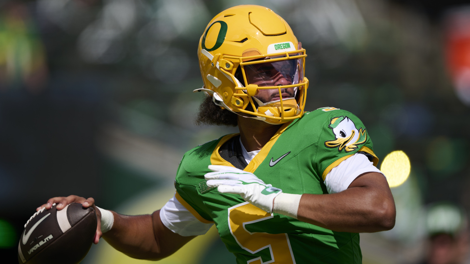 Oregon QB Dante Moore receives high honor from NFL scouts, executives