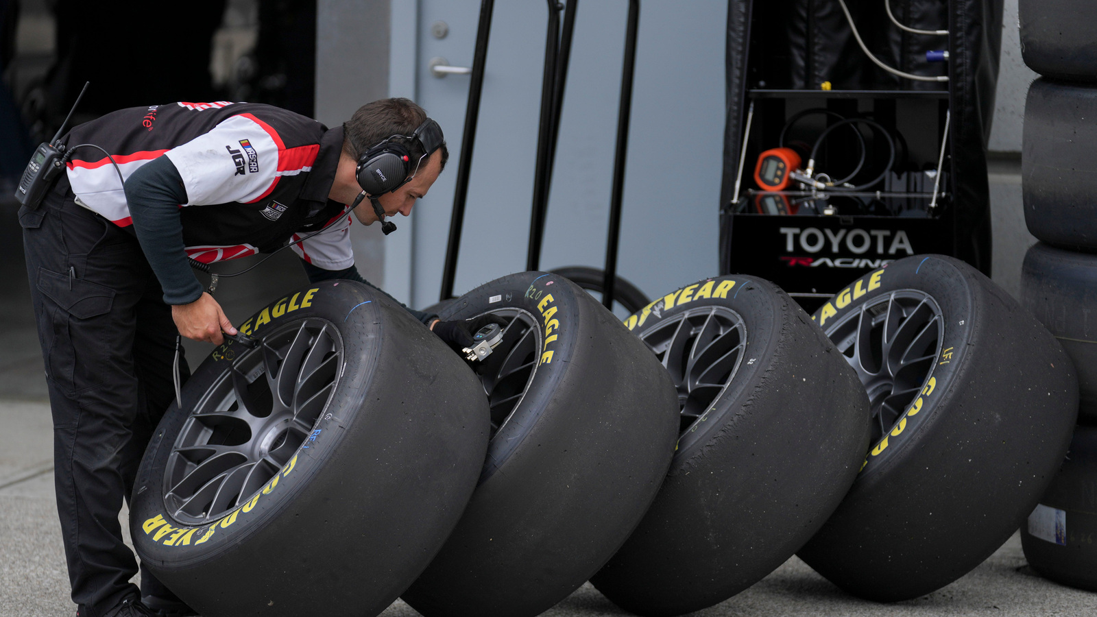 NASCAR officially announces 2027 schedule for top three series