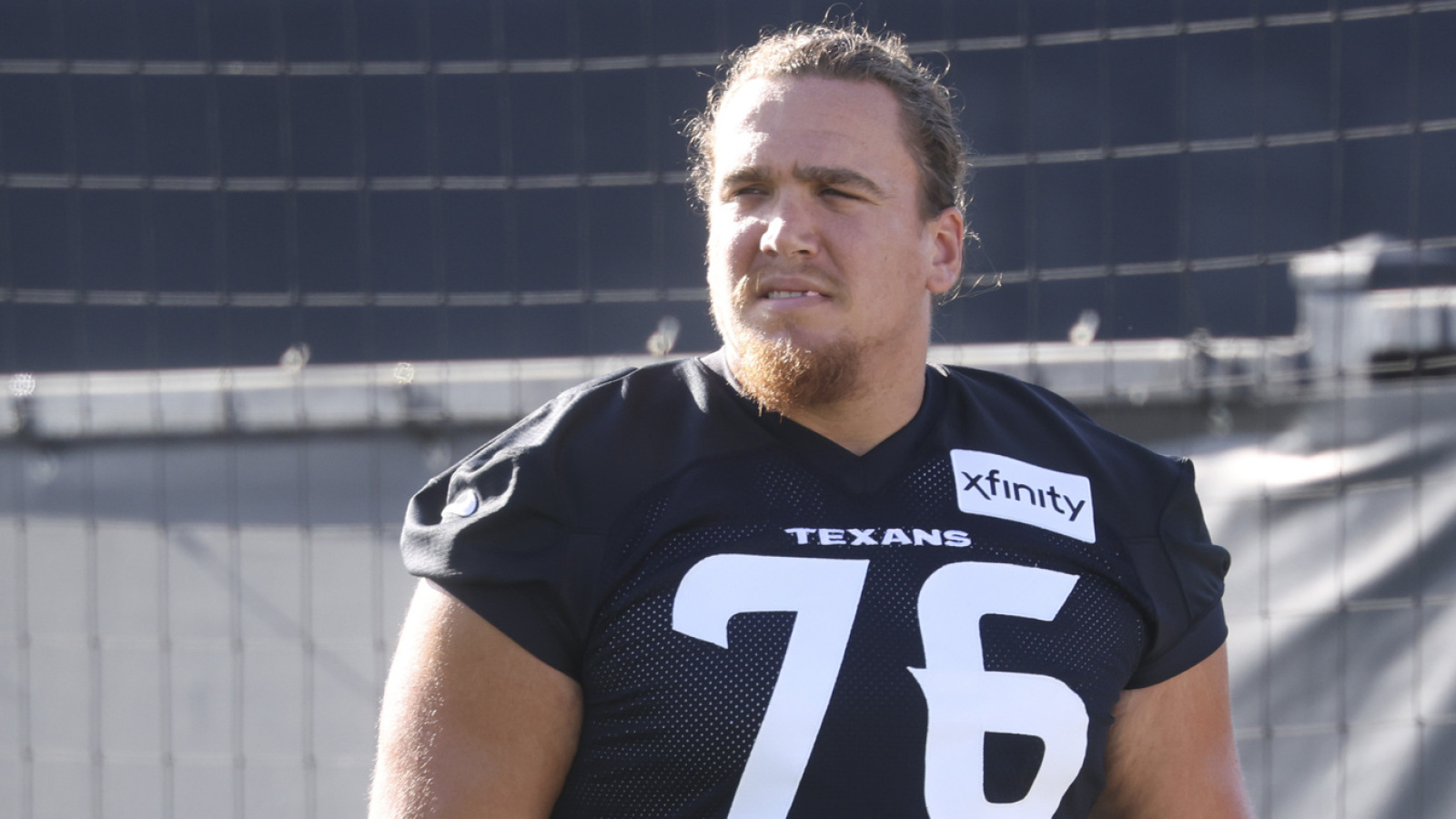 https://www.yardbarker.com/media/9/8/98309b8f03df9b8cd586edf8015c790daa1fe7ae/thumb_16x9/texans-trade-veteran-offensive-lineman-chargers.jpg?v=1