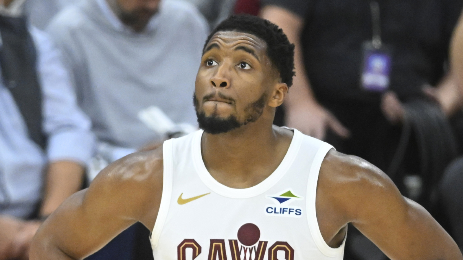 https://www.yardbarker.com/media/9/8/98a2dc3652b64bc85fc3f1e06f4adf73dbc27747/thumb_16x9/lead-safe-2025-nba-playoffs.jpg?v=1