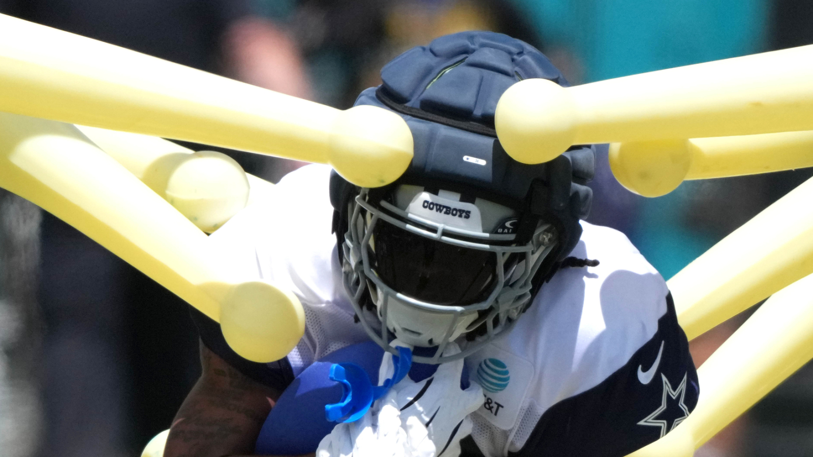 https://www.yardbarker.com/media/9/8/98dec840d07d64e6ff1079bafb81597b5e56ad95/thumb_16x9/cowboys-2025-fifth-round-pick-emerging-as-1-rb.jpg?v=1