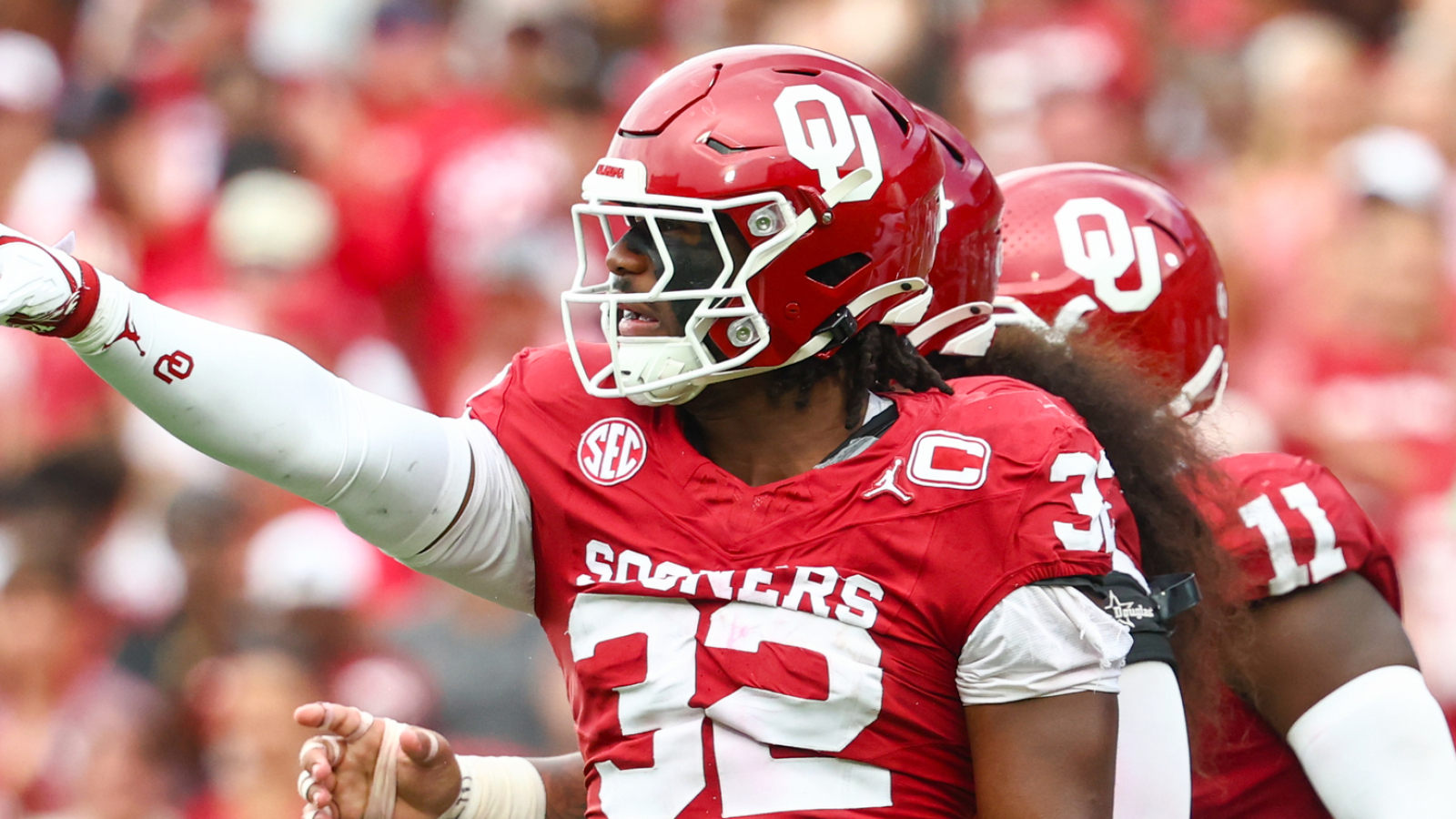 https://www.yardbarker.com/media/9/8/98fd1193a1177271457557841306529ac2fd1932/thumb_16x9/oklahoma-defense-sets-program-record-huge-win.jpg?v=1