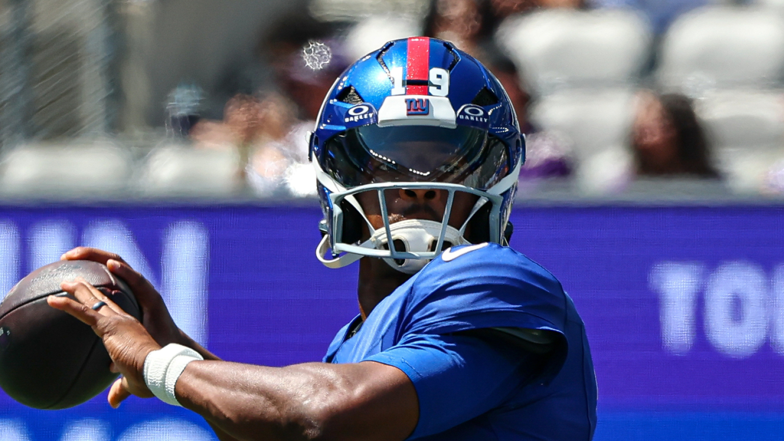 https://www.yardbarker.com/media/9/9/9978a2702c73f4ff37cb7190939c72cf6abb81f7/thumb_16x9/nfl-insider-weighs-on-giants-chances-jaxson-dart.jpg?v=1