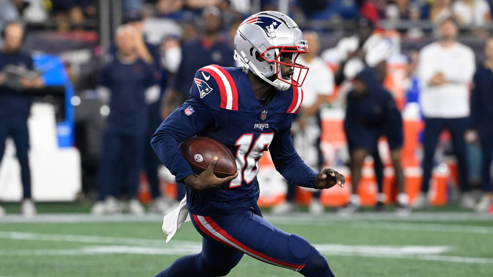 Ravens convert former Patriots quarterback to new position - Vimarsana News