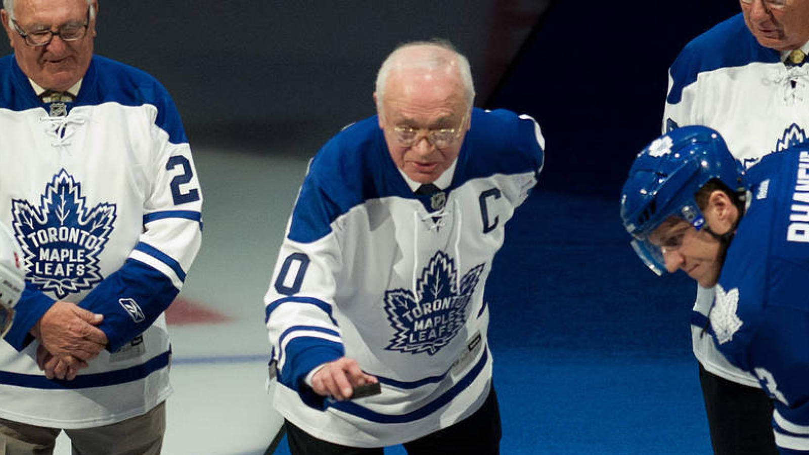 Maple Leafs legend George Armstrong dies at 90 - Vimarsana News