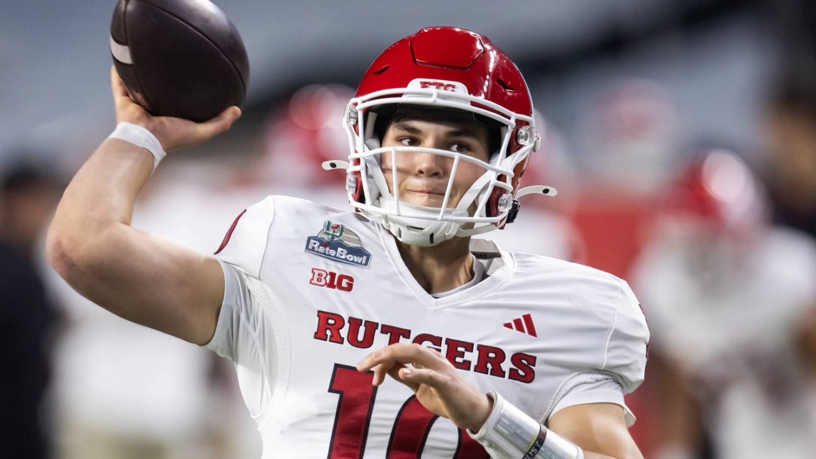 https://www.yardbarker.com/media/9/9/9987147daa9dcd19aee0e825ab660af5d0f3bb6c/thumb_16x9/rutgers-makes-major-qb-change-following-stunning.jpg?v=1