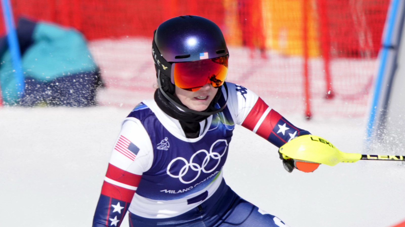 https://www.yardbarker.com/media/9/9/99b166ab9bbd2ccee000e4c1c68ae82d7dd7d88b/thumb_16x9/mikaela-shiffrin-storms-slalom-gold-rewrite-her.jpg?v=1