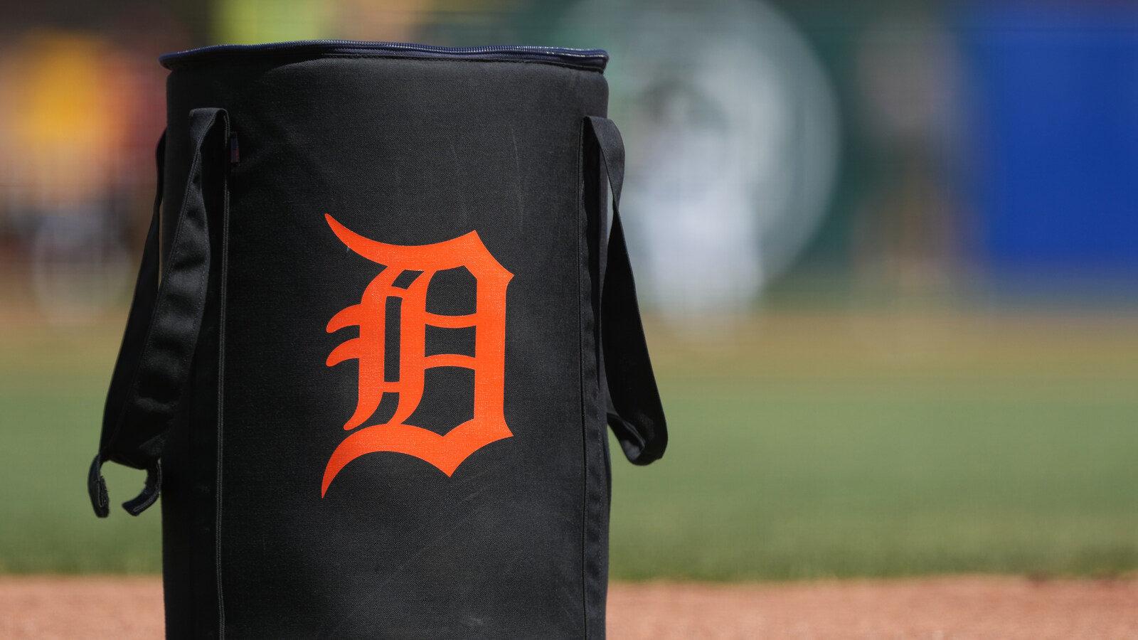 Tigers Re-Sign Carlos Perez To Minor League Deal