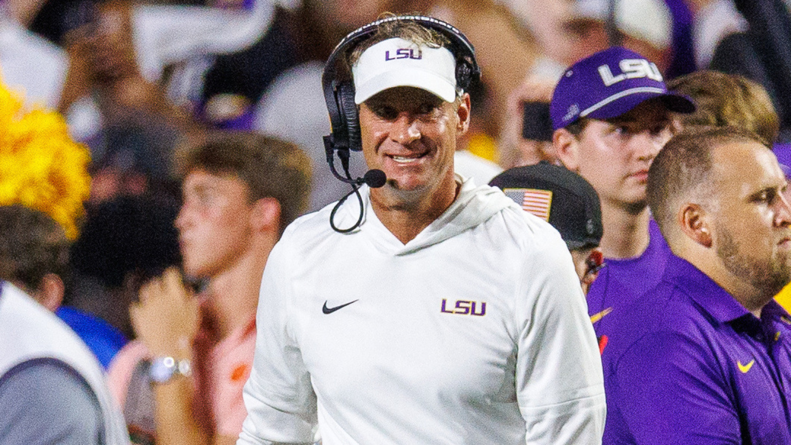 https://www.yardbarker.com/media/9/9/99fe6d6907d474ed70844a270465d76d5fa075d2/thumb_16x9/five-must-watch-college-football-games-week-3.jpg?v=1
