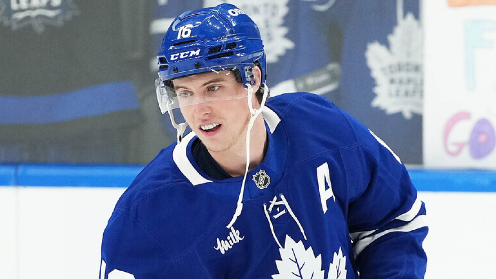 https://www.yardbarker.com/media/9/a/9a1a77492bfdf79c2220c8e1b684ced854953785/thumb_16x9/mitch-marner-perfect-golden-knights-addition-every.jpg?v=2