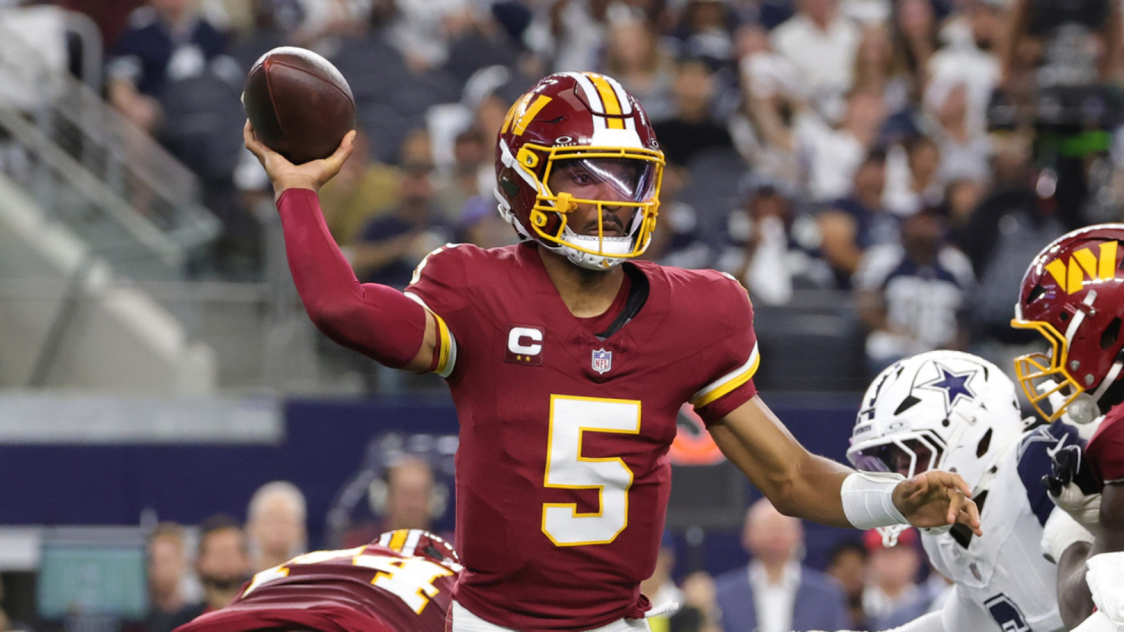 https://www.yardbarker.com/media/9/a/9a2ad4fd04a6148354ca3f5954ad1d44397bbb34/thumb_16x9/commanders-hope-jayden-daniels-amid-latest-elbow.jpg?v=1