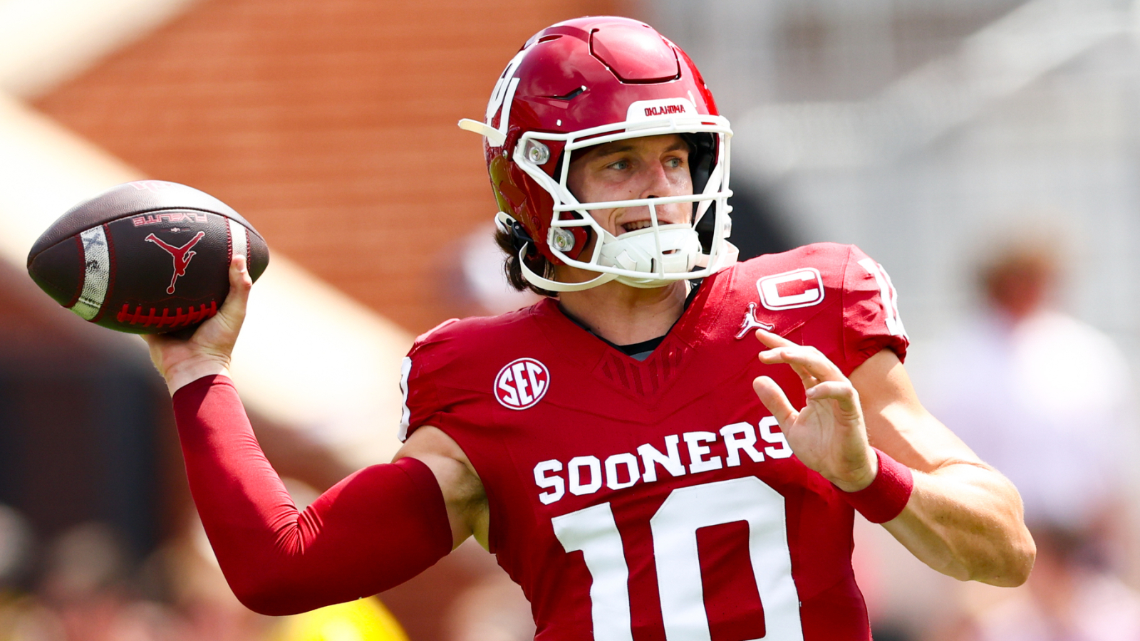 https://www.yardbarker.com/media/9/a/9a33bae77e30620839760242516322664a5de893/thumb_16x9/sep-20-2025-norman-oklahoma-usa-oklahoma-sooners.jpg?v=1
