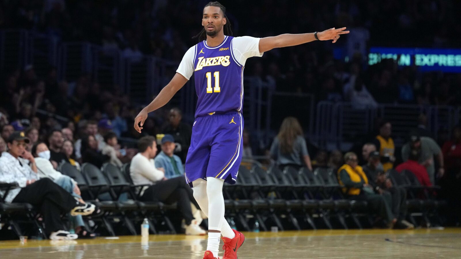 Lakers vs. Warriors Injury Report: Status Updates For Walker Kessler, Ziaire Williams, And More Ahead Of Western Conference Showdown