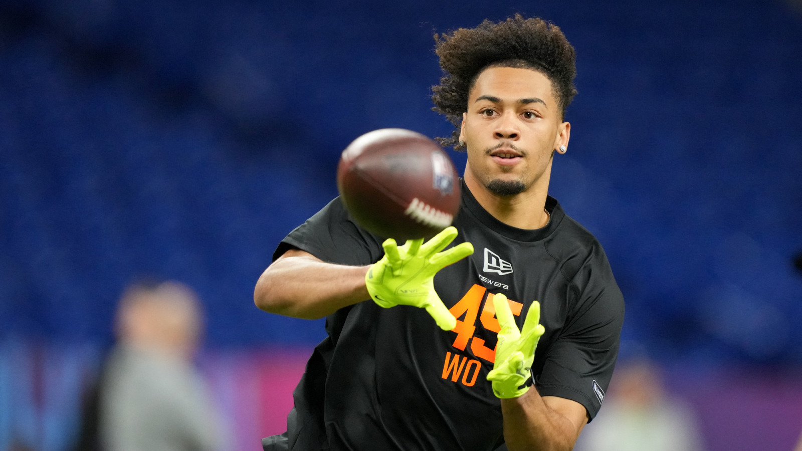 https://www.yardbarker.com/media/9/a/9a6d9a7b0de6e3a583127b0c475ec603c8985d58/thumb_16x9/commanders-antonio-williams-earns-high-praise.jpg?v=1
