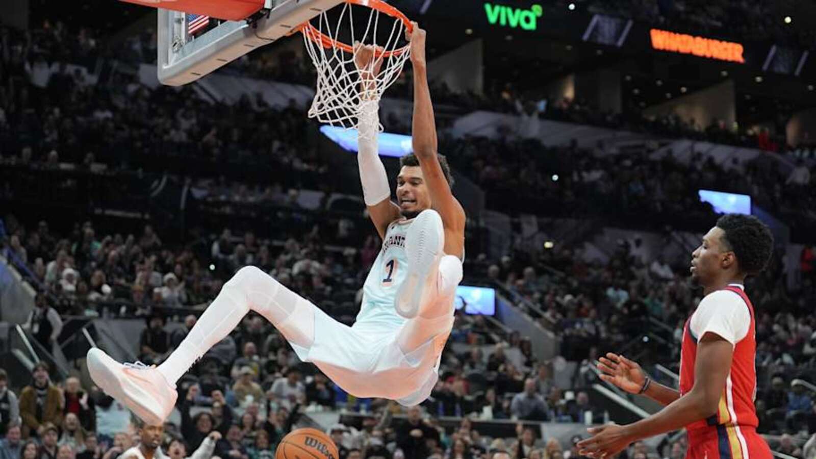 Victor Wembanyama's Wild Shot in Pelicans-Spurs Goes Viral | Yardbarker