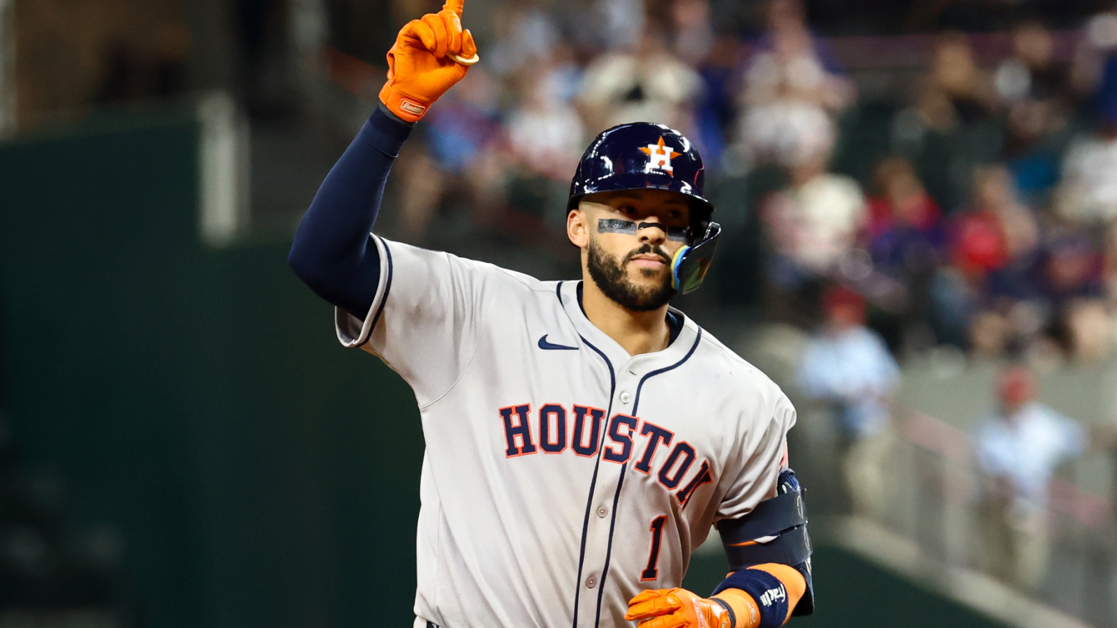 How Bad Bunny tried to get Carlos Correa into the World Baseball Classic