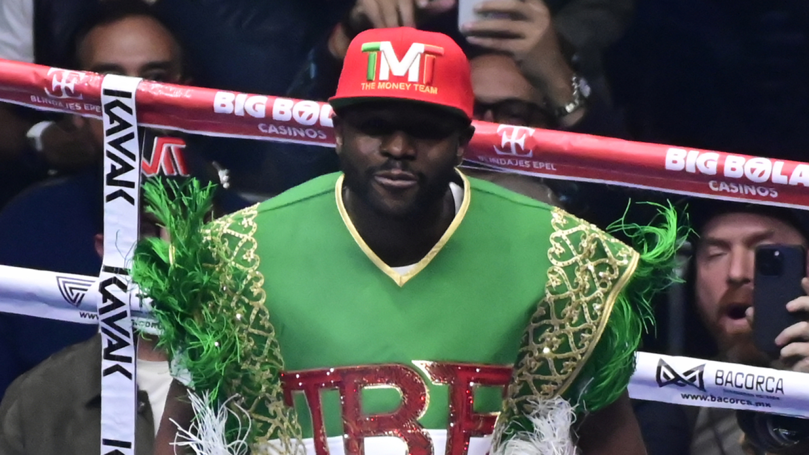 Floyd Mayweather Jr & Hayabusa Team Up For ‘Mayweather Champ Boxing Gloves’