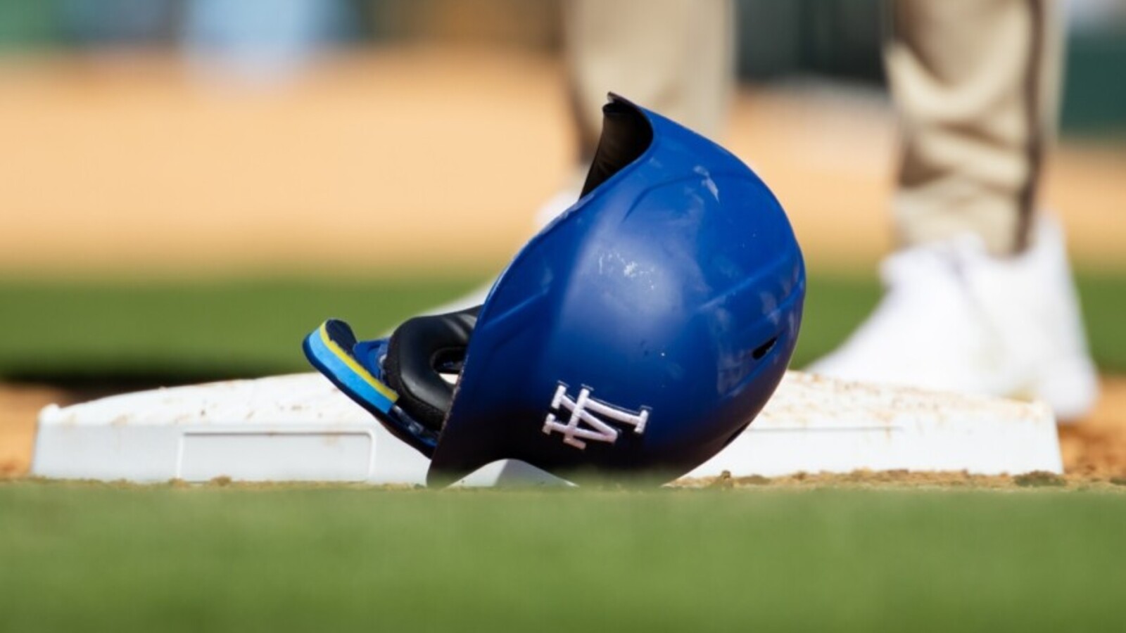 2025 Dodgers Spring Training Report Dates & First FullSquad Workout