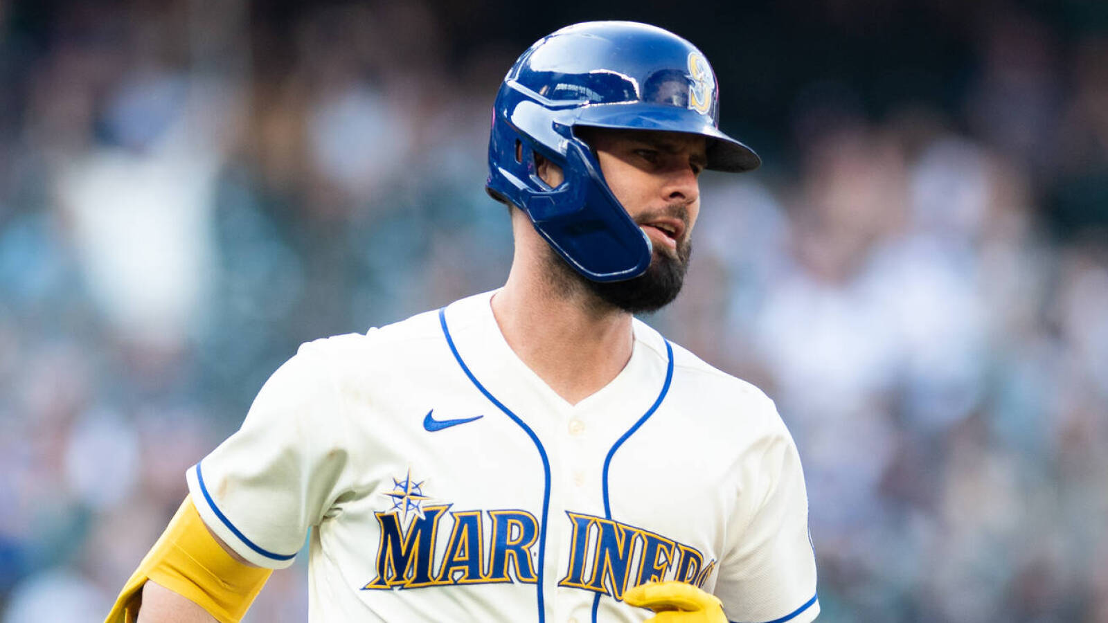 Report: Mariners discussing Jesse Winker in trade talks - Vimarsana News
