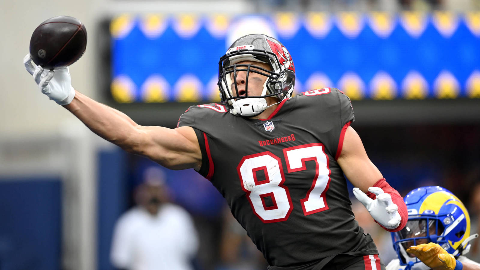 Buccaneers TE Rob Gronkowski more likely to play vs. Patriots after X-rays on ribs adverse