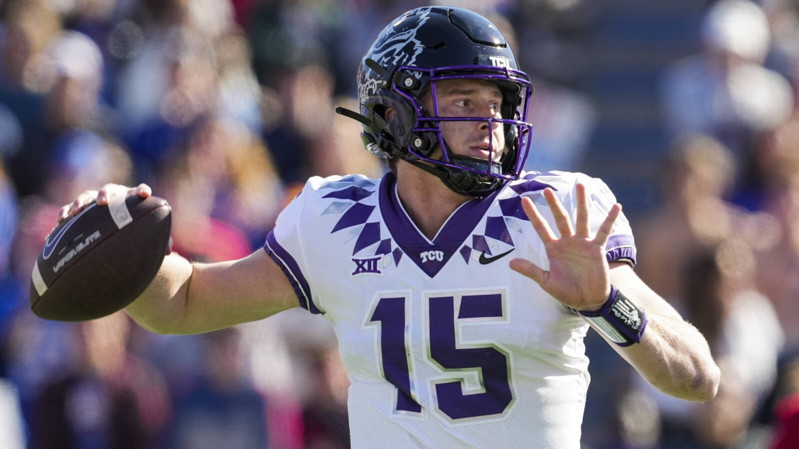 Dark-horse QB could shake up Heisman Trophy race Dark-horse QB could shake up Heisman Trophy race