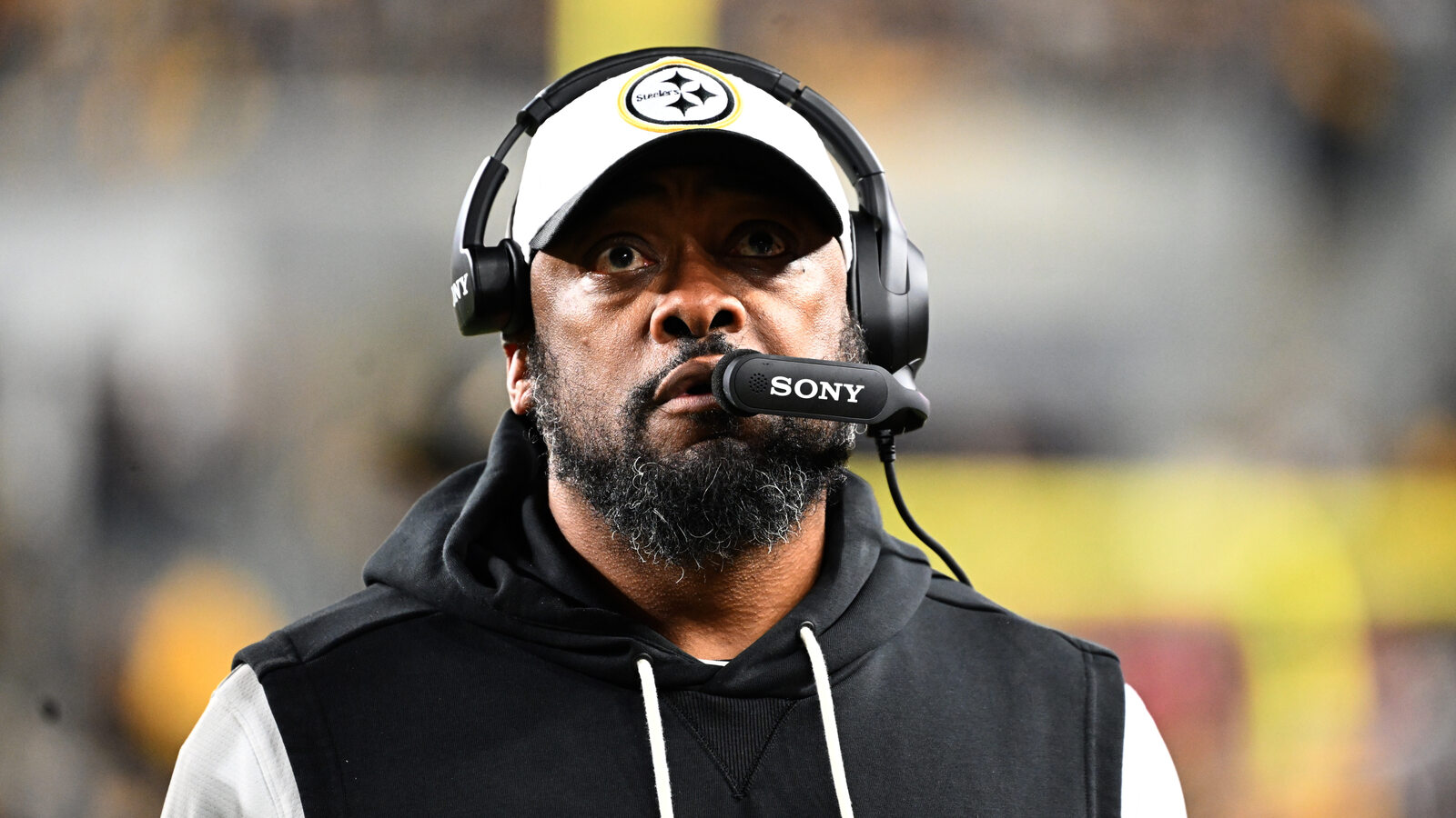 https://www.yardbarker.com/media/9/c/9c0a1b6ed6ad229693bc18b41734ef7c943fba70/thumb_16x9/jan-12-2026-pittsburgh-pa-usa-pittsburgh-steelers.jpg