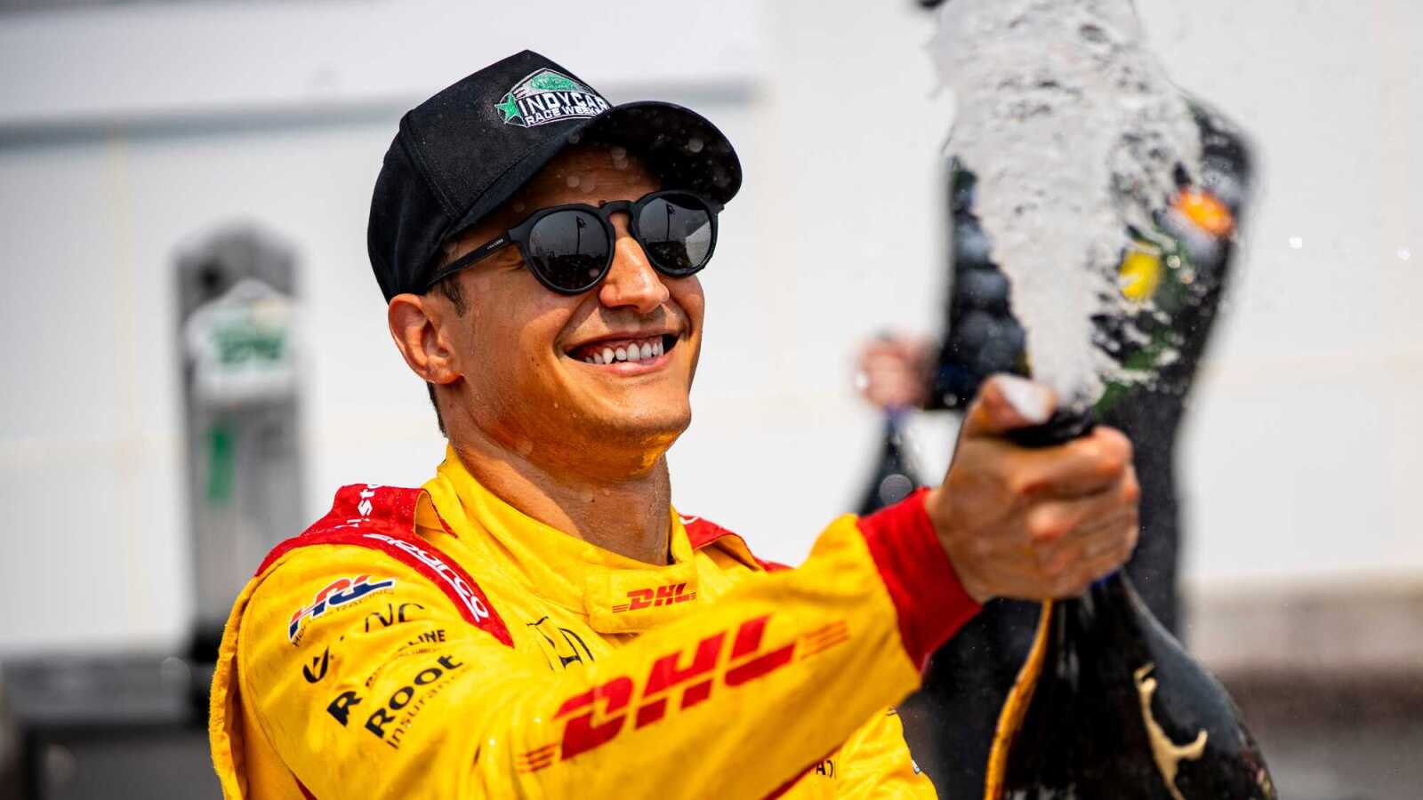 https://www.yardbarker.com/media/9/c/9c137ee2a5665c68cb973ef4be5086fba354bff7/thumb_16x9/alex-palou-inches-closer-history-dominant-laguna.jpg?v=2