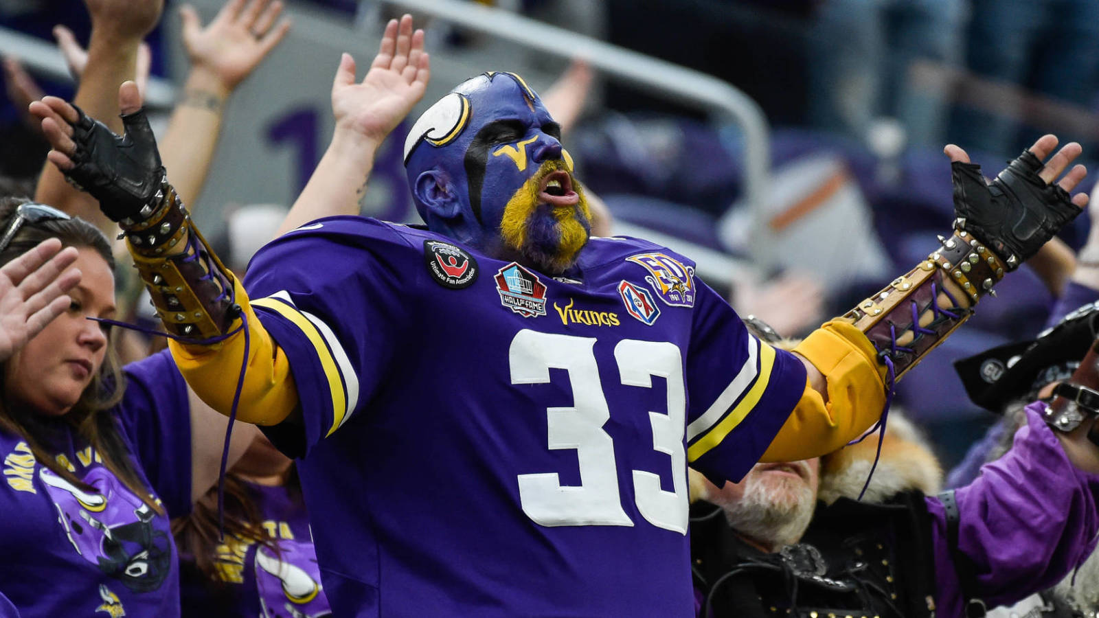Vikings fans take over Los Angeles for Chargers game Yardbarker