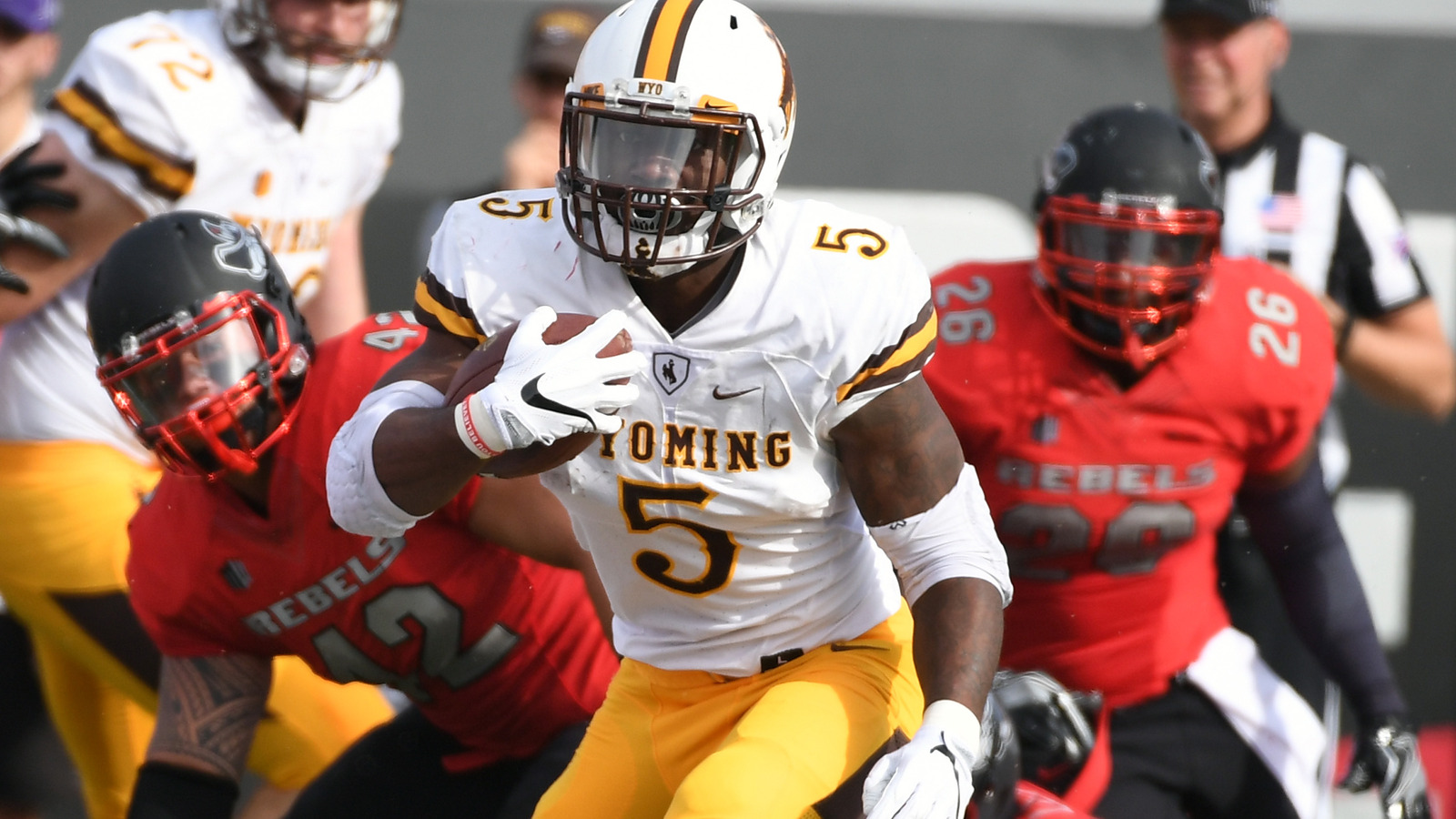 Five reasons to watch the Poinsettia Bowl Yardbarker