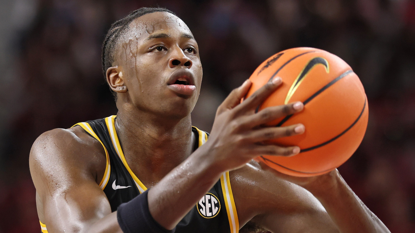 Mark Mitchell Decides to Stay with Missouri Tigers