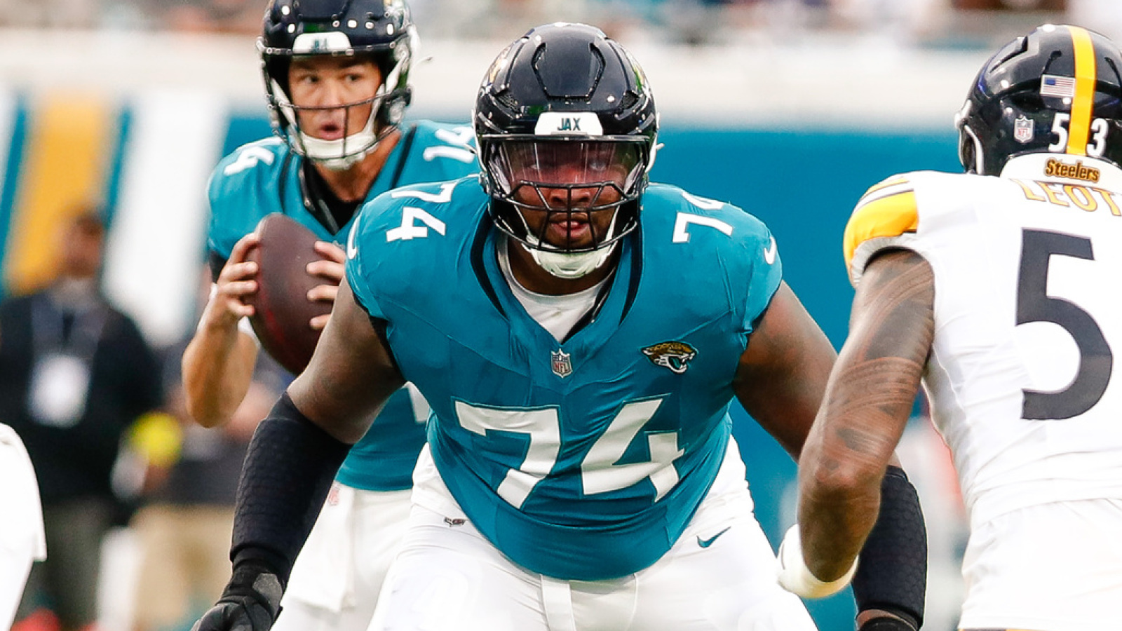 https://www.yardbarker.com/media/9/c/9c9384ad8544694783110438aa9ea2853c1199d8/thumb_16x9/eagles-reunite-offensive-lineman-via-trade-jaguars.jpg?v=1