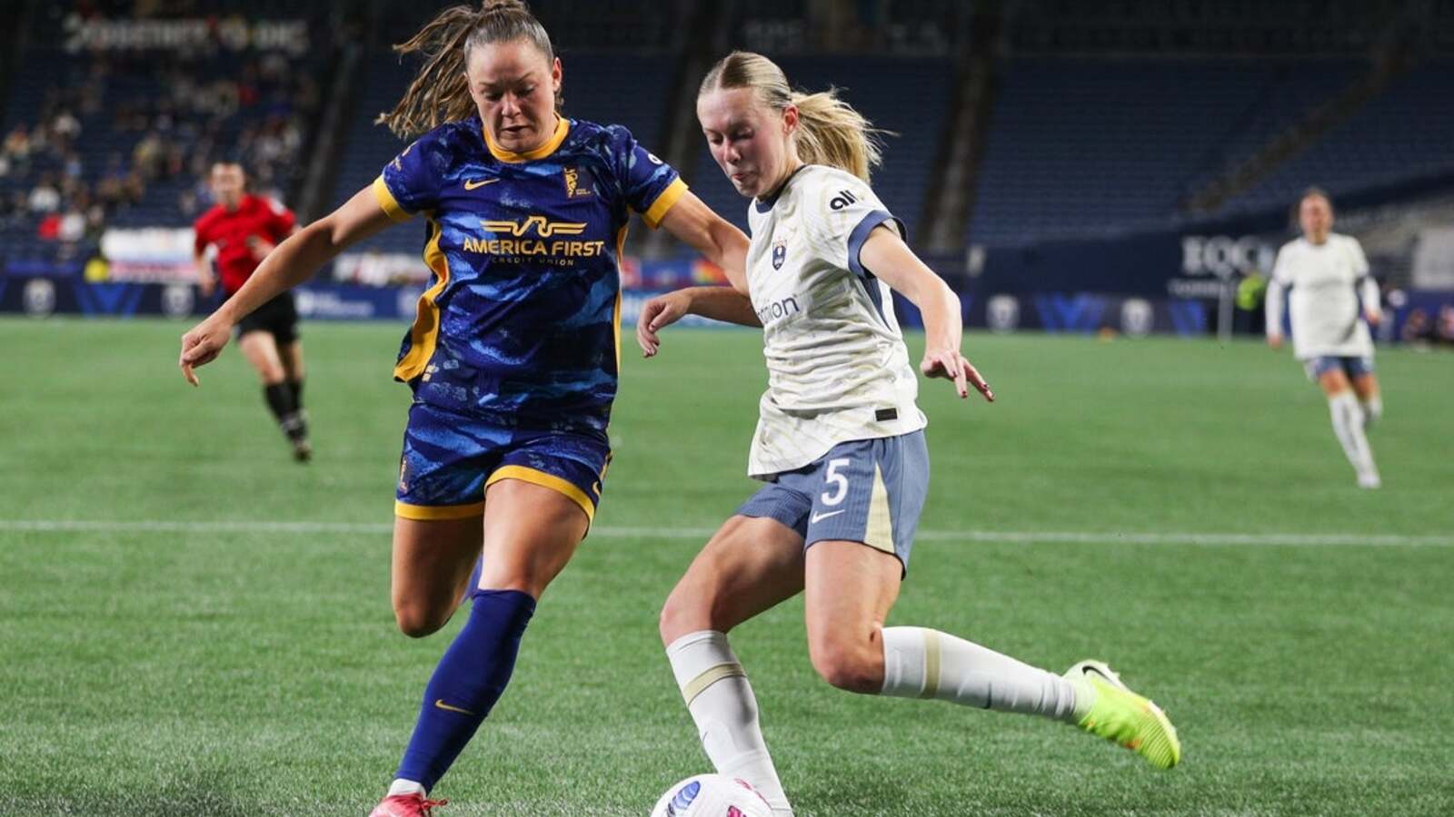 Reign edge Royals on 2nd-half PK, clinch postseason berth | Yardbarker