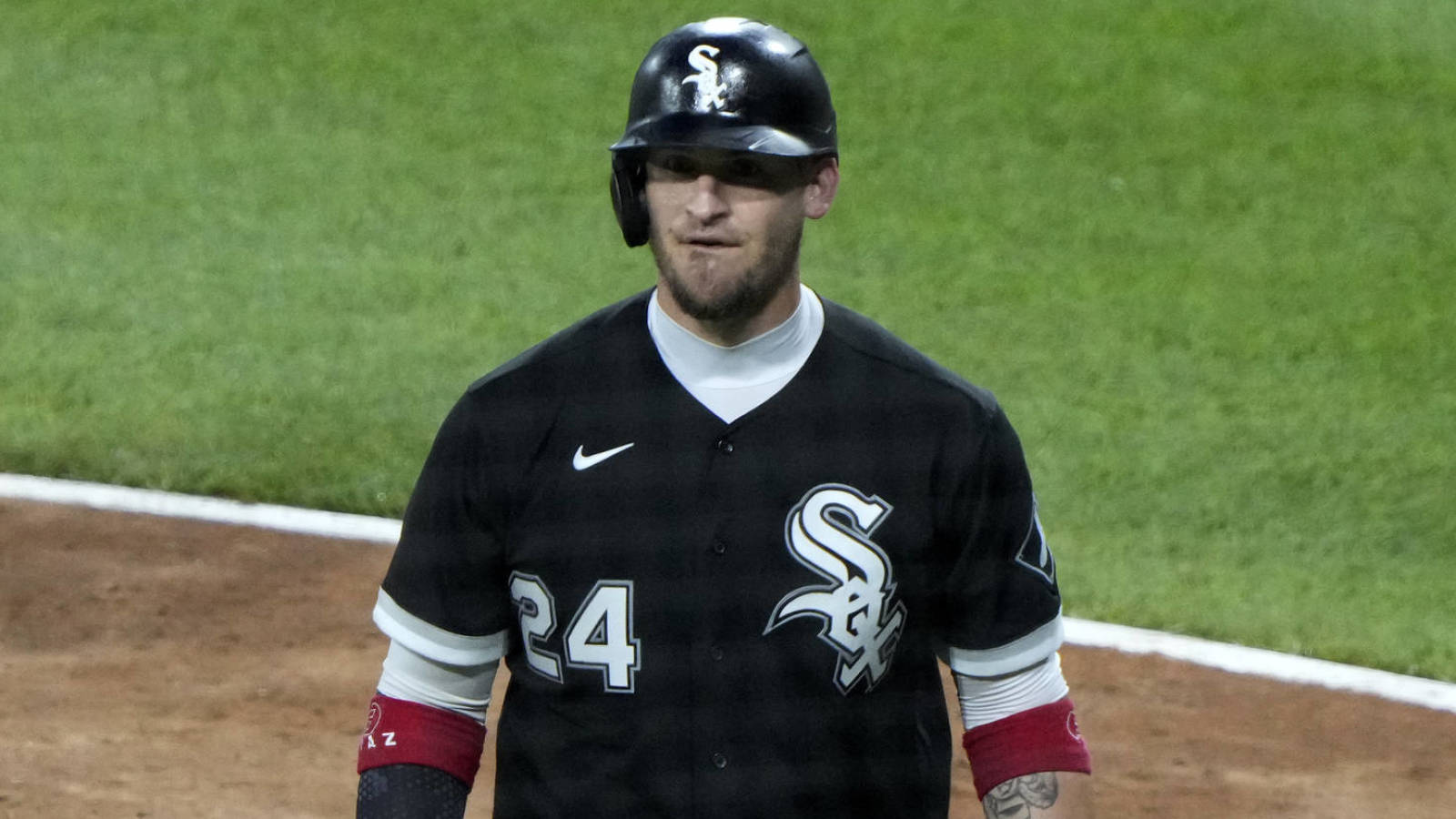 White Sox's Yasmani Grandal out four to six weeks with torn knee tendon - Vimarsana News