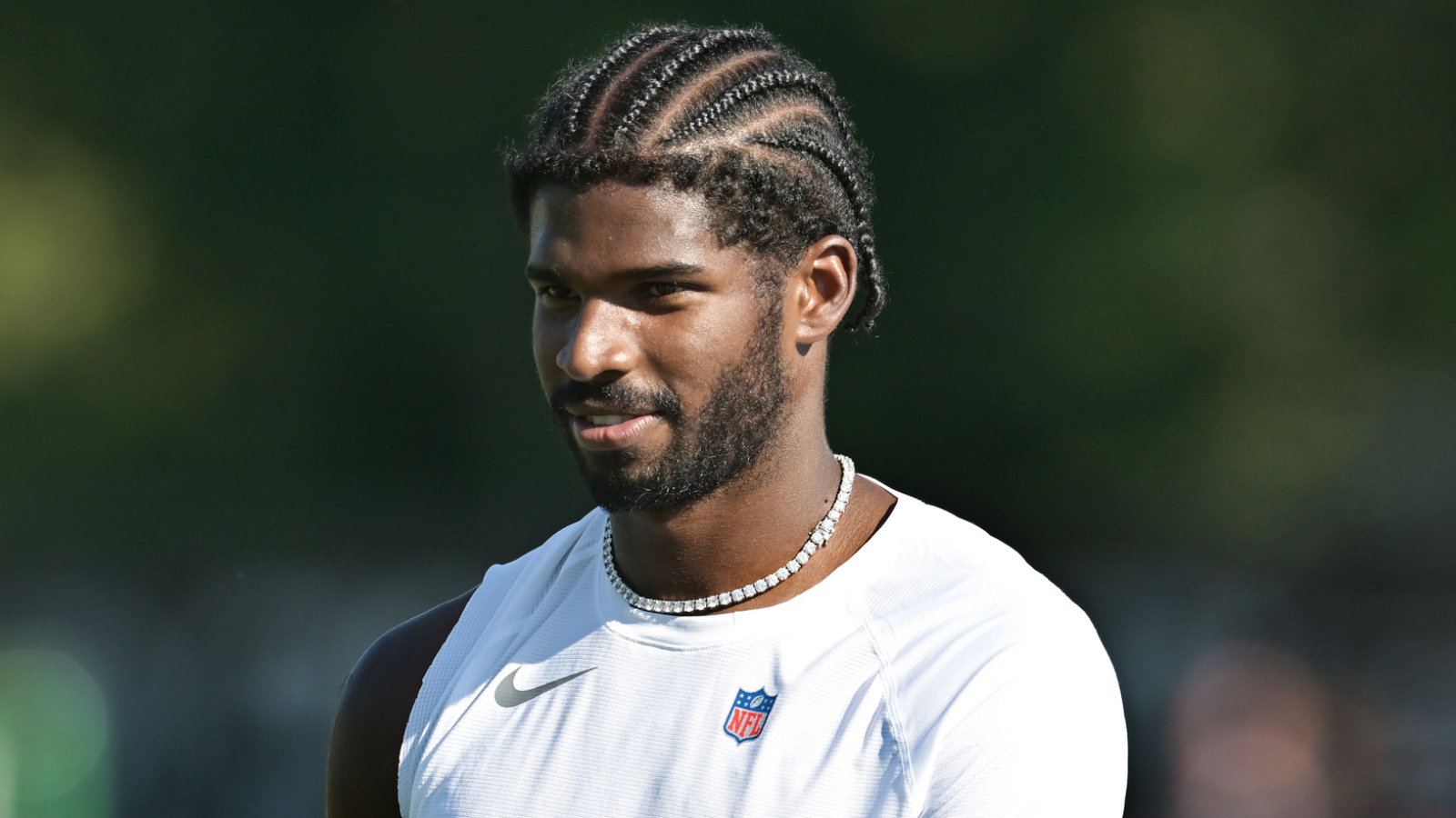 https://www.yardbarker.com/media/9/c/9ce3c9f051f766c0e307235457c118c7b21d3e59/thumb_16x9/shedeur-sanders-plans-force-his-browns-qb.jpg?v=3