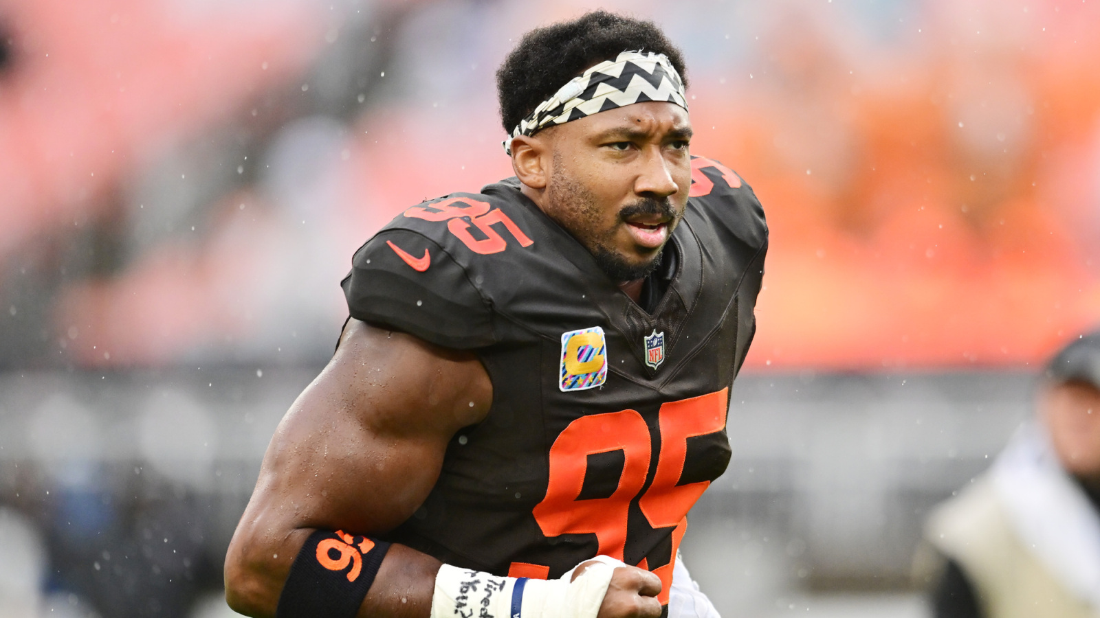 https://www.yardbarker.com/media/9/d/9d109f6966a2073fd34da6ed9fb972053efad531/thumb_16x9/browns-should-ahead-things-trade-myles-garrett.jpg?v=1