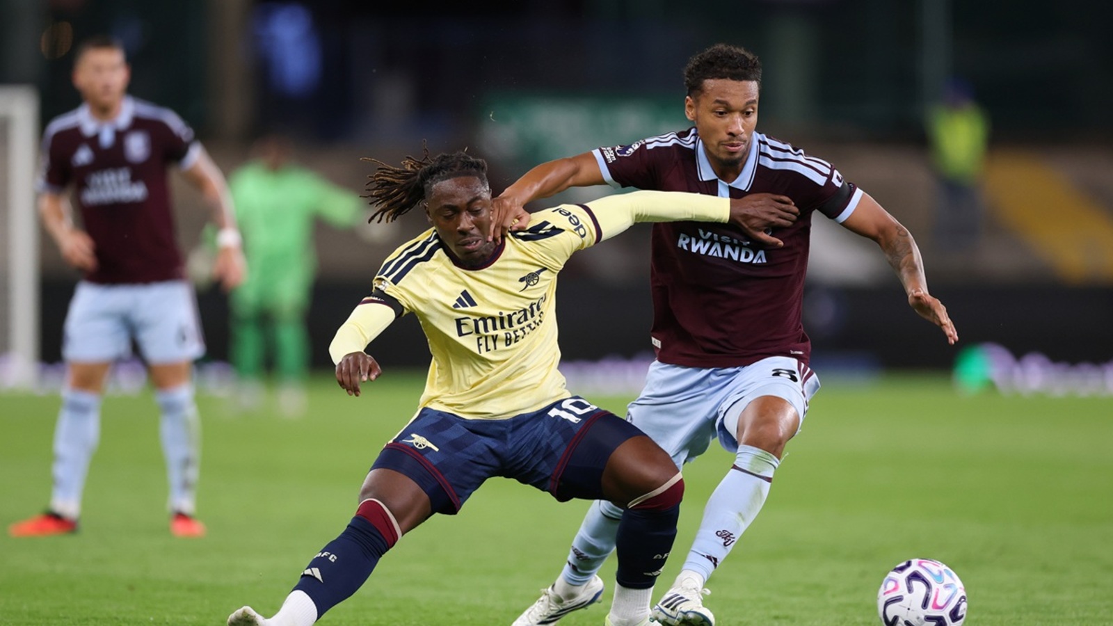 'In control' Gary Neville impressed with Arsenal's performance against Villa