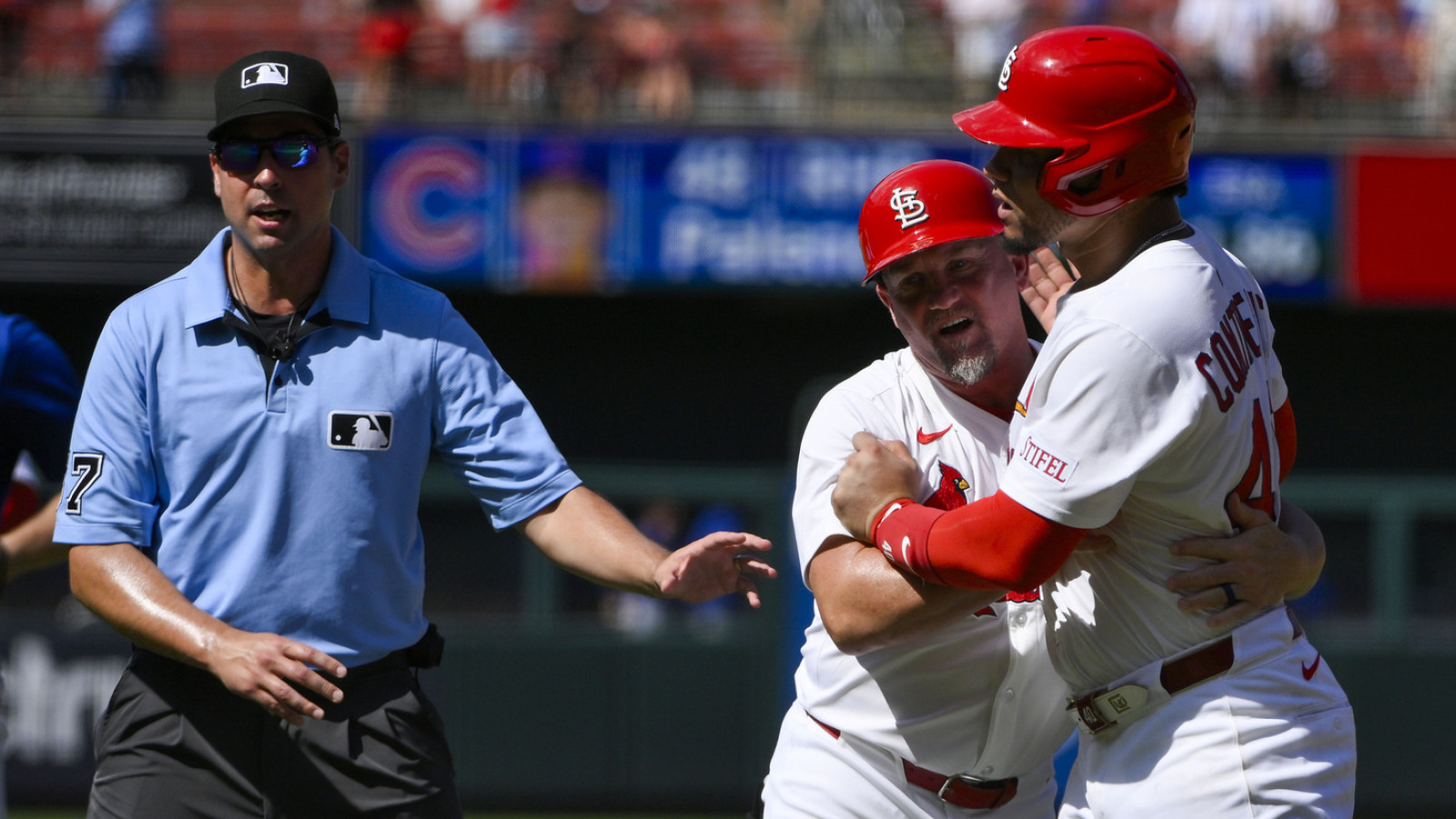 https://www.yardbarker.com/media/9/d/9dd90f4b930cd917ca350385aec5fcf7494c4b2f/thumb_16x9/willson-contreras-apologizes-actions-loss-cubs.jpg?v=1