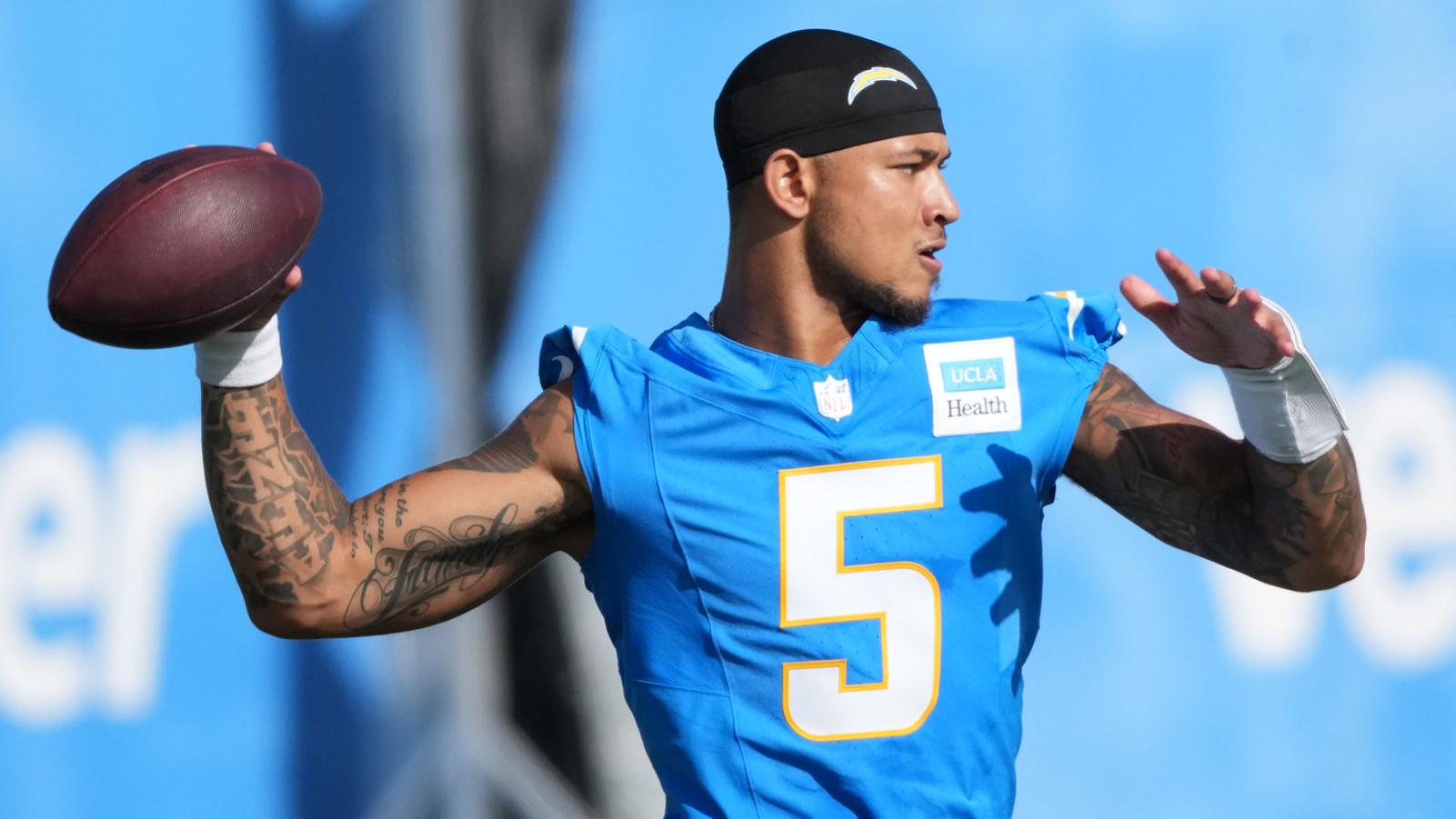 https://www.yardbarker.com/media/9/d/9df6d5433ffdfdd33170be3c778a5ecc8f70aaff/thumb_16x9/3-overall-nfl-draft-picks-since-2000-quiz.jpg?v=1