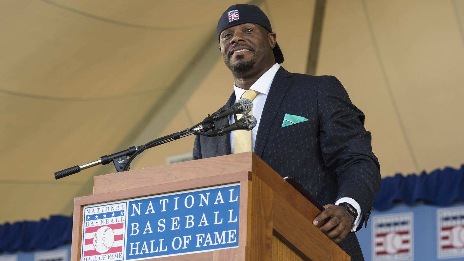 Mariners announce plans for Ken Griffey Jr. statue
