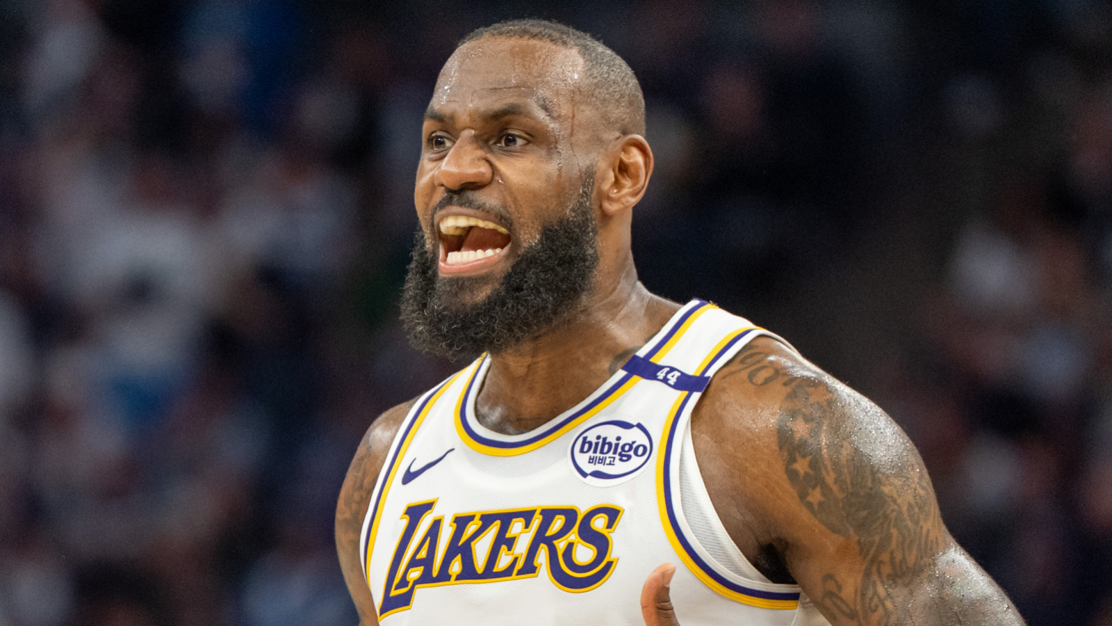 https://www.yardbarker.com/media/9/e/9eb06bbb216e6696f27246c0249d33b282bfc811/thumb_16x9/vibes-around-lebron-james-concerning-lakers.jpg?v=1