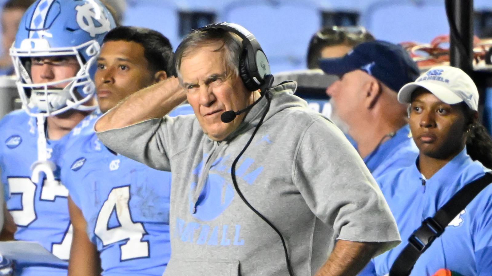 https://www.yardbarker.com/media/9/e/9eb98540f3ee7490074fb54644953aa0325b3320/thumb_16x9/bill-belichicks-pettiness-results-another-pr.jpg?v=1