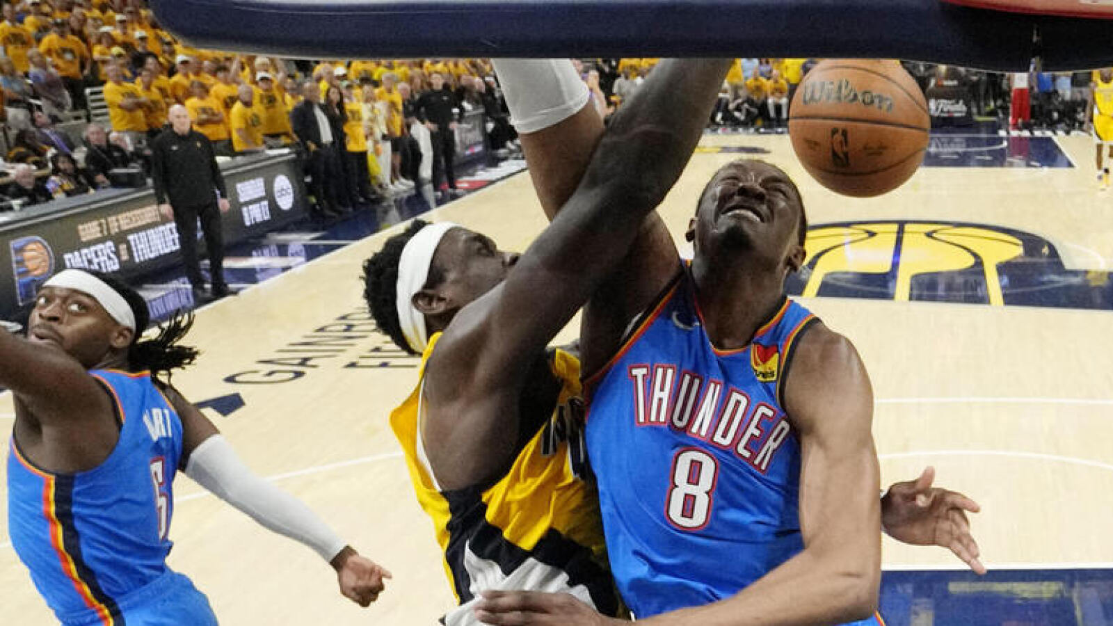 https://www.yardbarker.com/media/9/e/9edbd28fe190dbefe45ce9f784c7464d52185923/thumb_16x9/pacers-pascal-siakam-posterized-fellow-sidekick.jpg?v=1