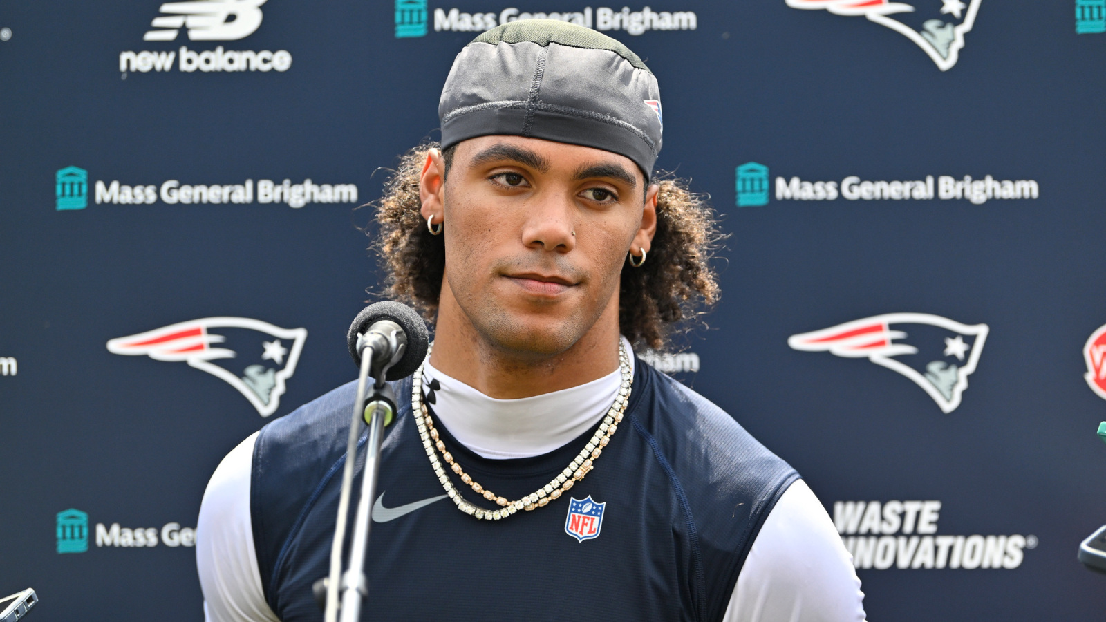 https://www.yardbarker.com/media/9/f/9f12eff7612470522c2a51a04ad1ebcc37587155/thumb_16x9/patriots-executive-drops-christian-gonzalez.jpg?v=1