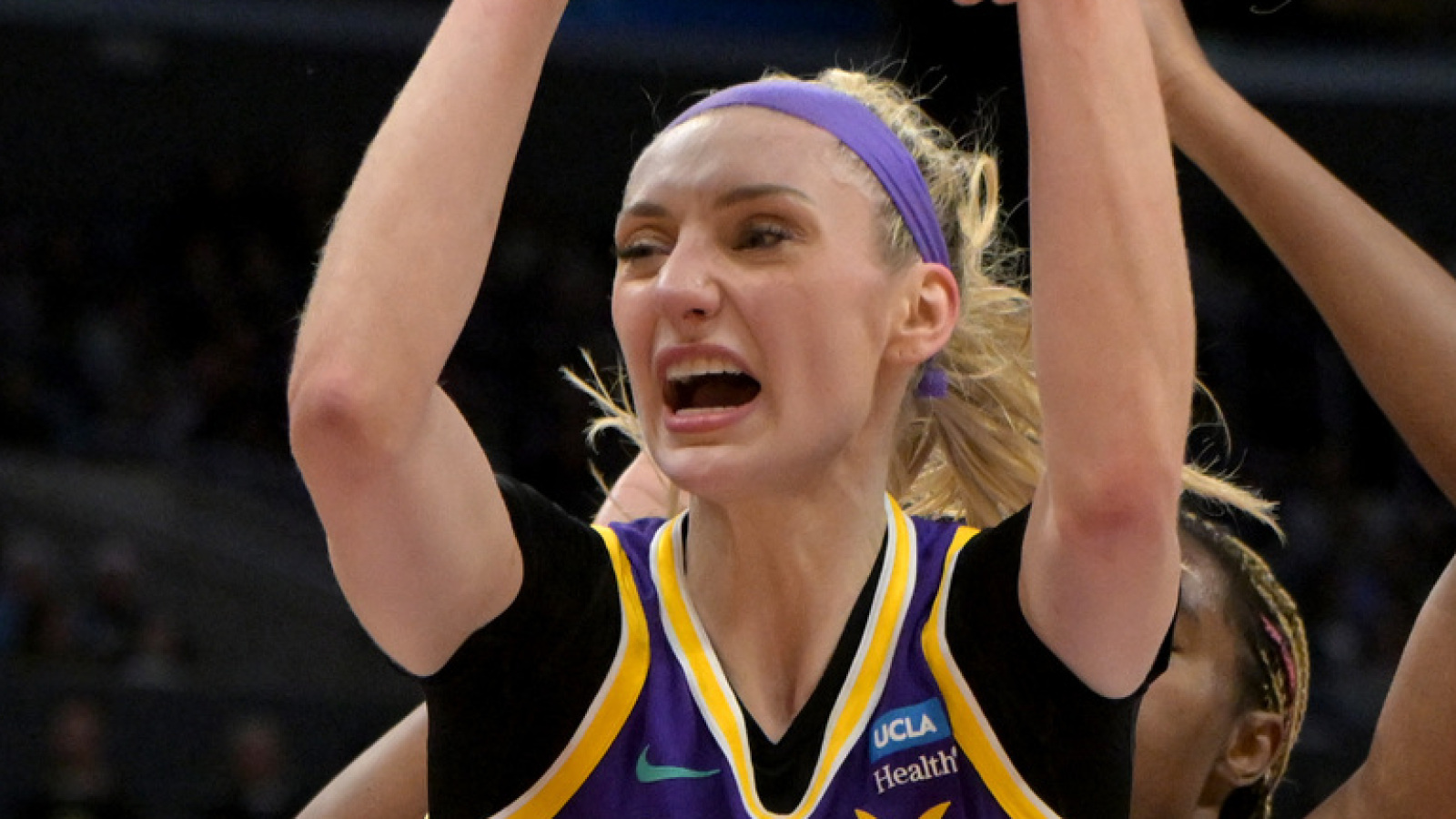 Sparks rookie Cameron Brink carried off court after injury