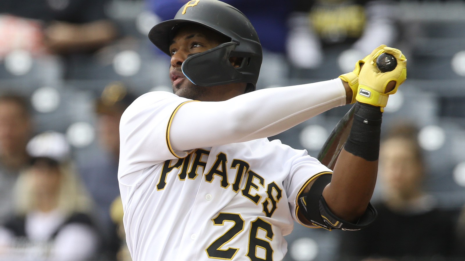 Pirates Outright Miguel Andujar | Yardbarker