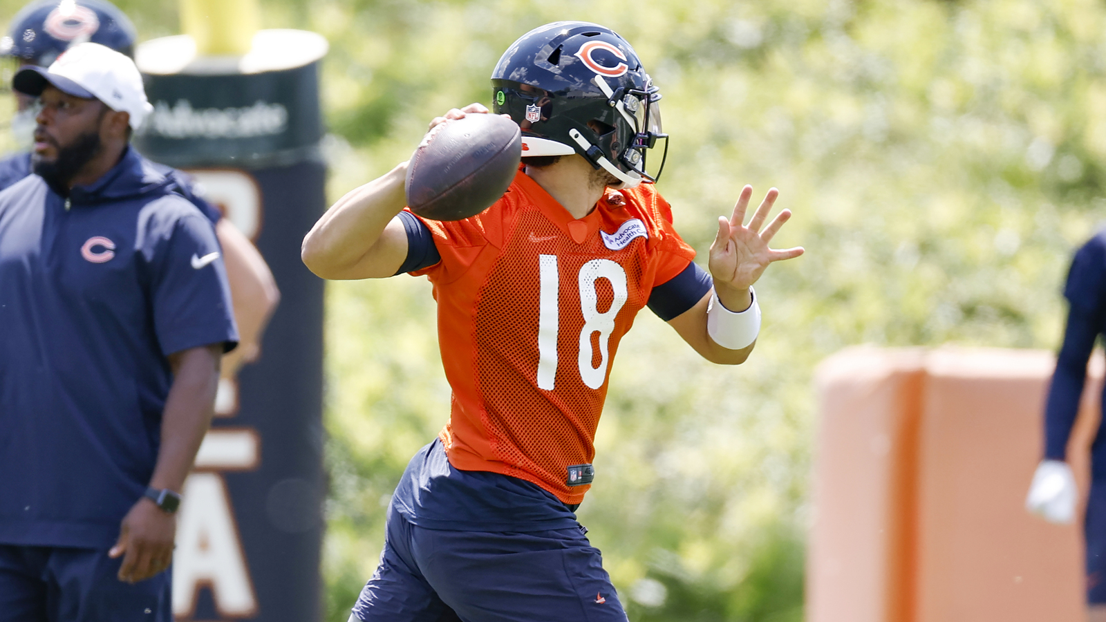 Chicago Bears Caleb Williams Struggles In First Practice; Coaches
