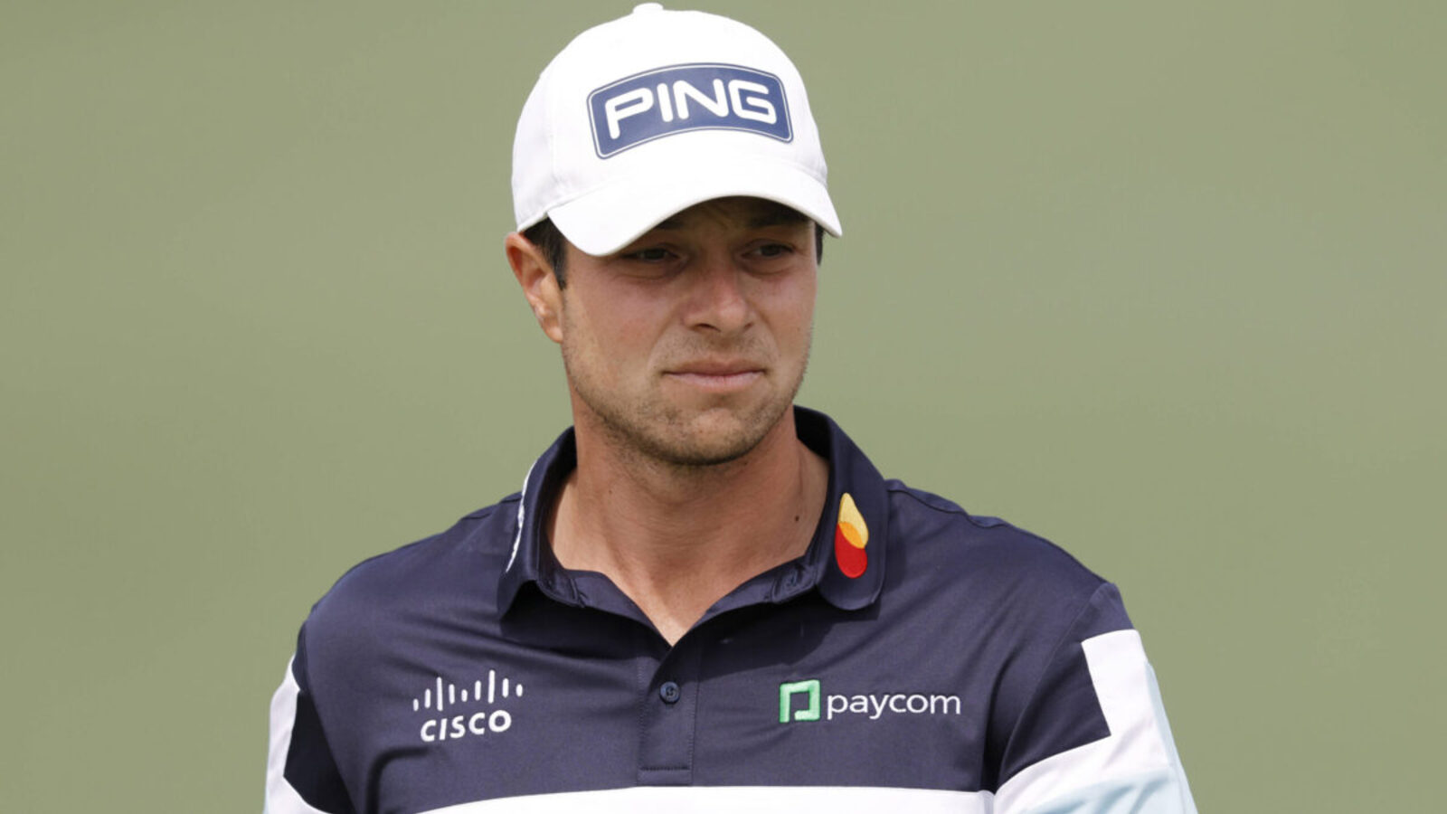 Controversy Arises Over Relief Rules in Tour Championship
