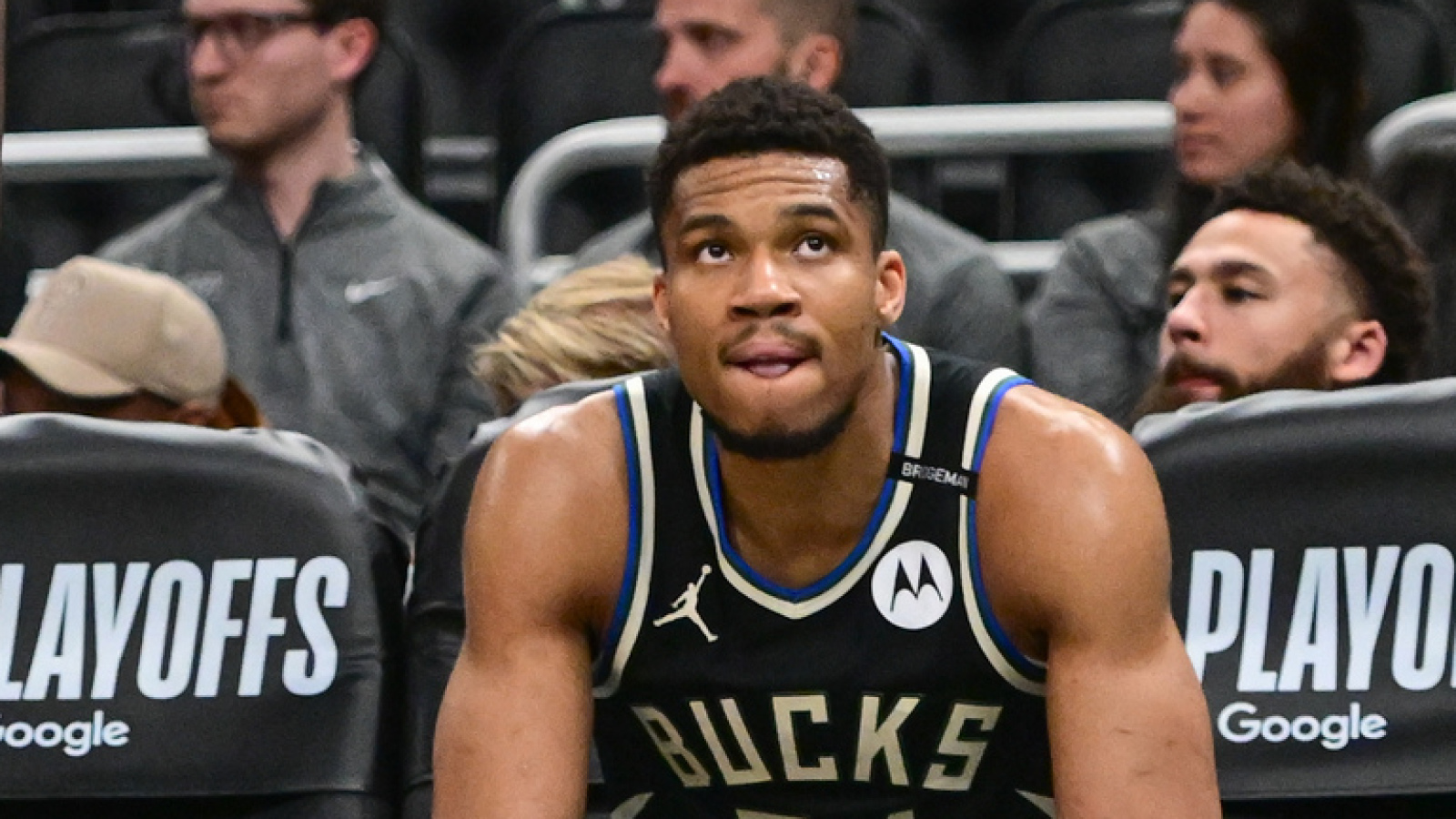 https://www.yardbarker.com/media/9/f/9fb55033e3b2933dce17efff05e7122216f8ed58/thumb_16x9/giannis-antetokounmpo-raptors-would-tough-sell.jpg?v=1