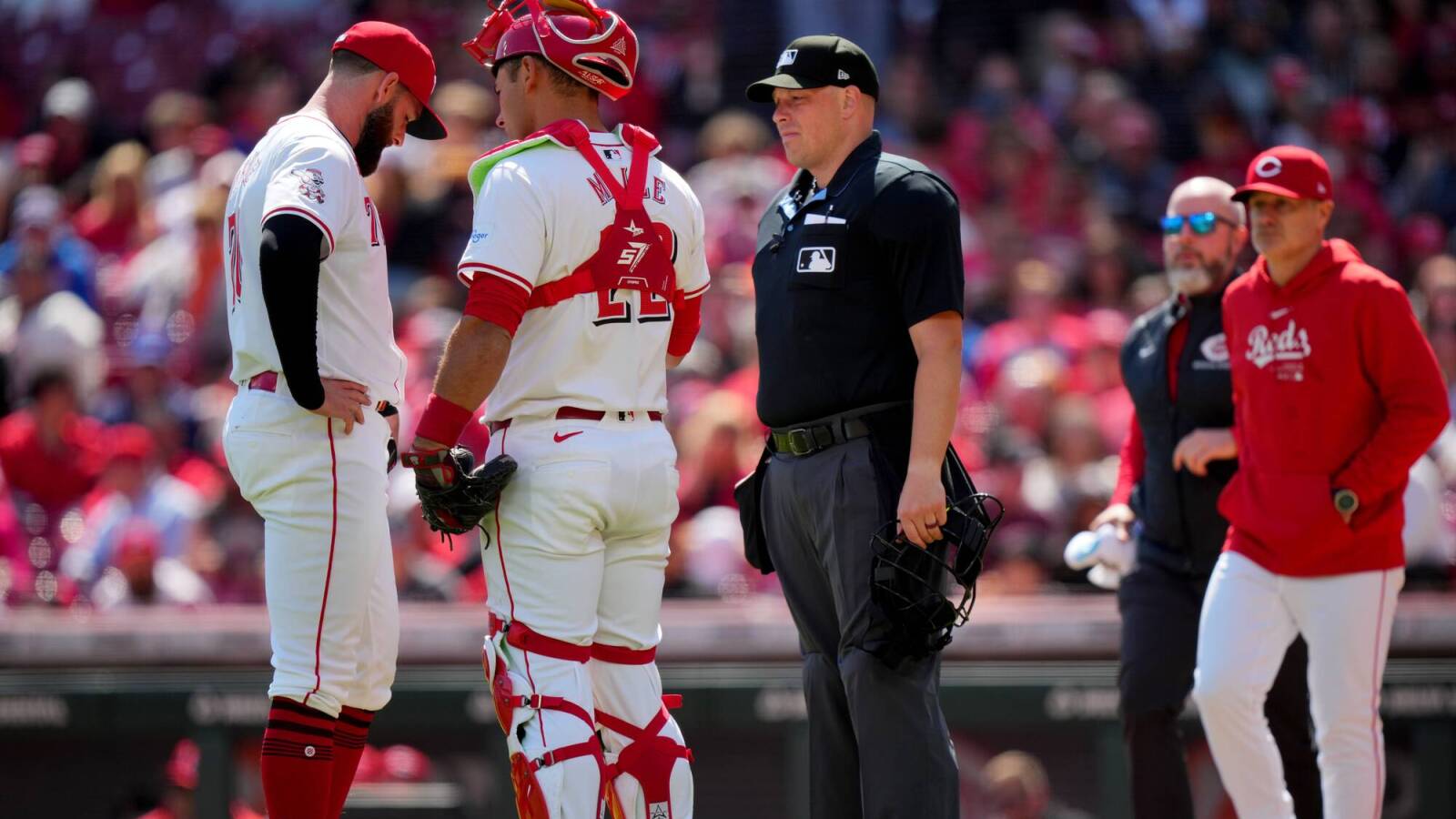 Reds reliever to undergo MRI for elbow injury | Yardbarker